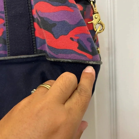 ! Tory Burch camo bag - Picture 3 of 7